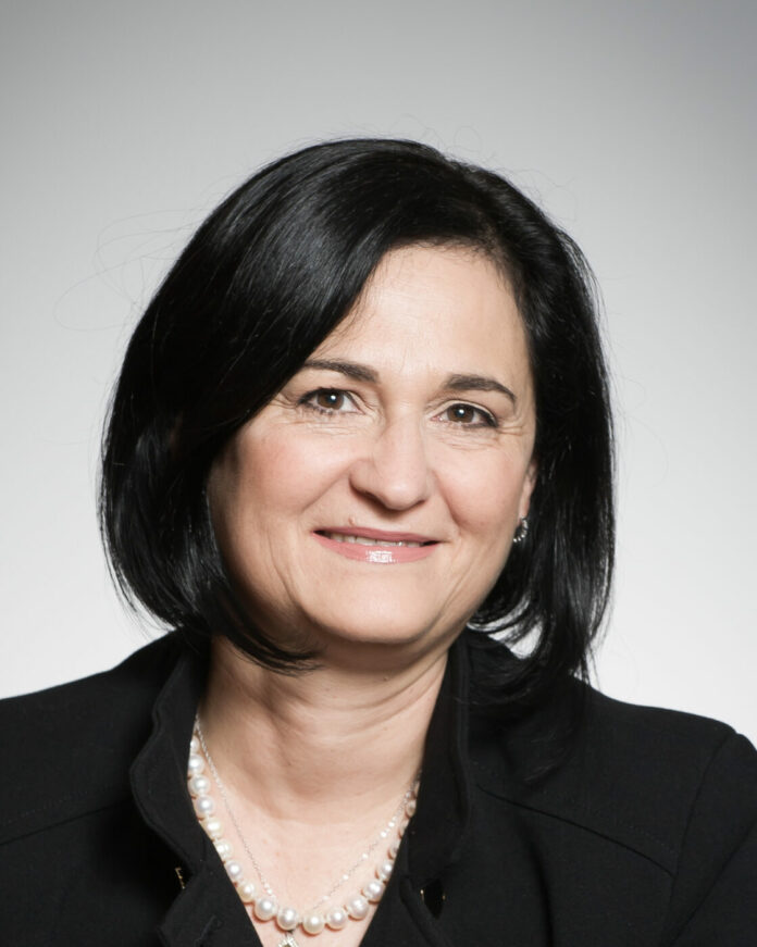 Lizé Lambrechts
