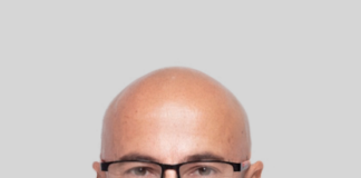 Moving to the cloud does not change compliance obligations Muggie van Staden