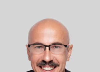 Moving to the cloud does not change compliance obligations Muggie van Staden
